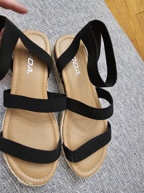 New- Soda Black Elastic-Strap Kids Espadrille Sandals